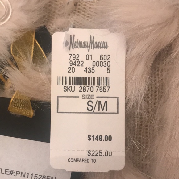 Metric Knits rabbit fur shawl-poncho - Picture 6 of 6